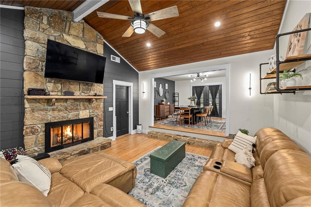 5 bedroom, 3 bathroom, 3,640 sq ft single family residence under contract at 4358 Inverary Walk, Roswell, GA 30075 — photo 2