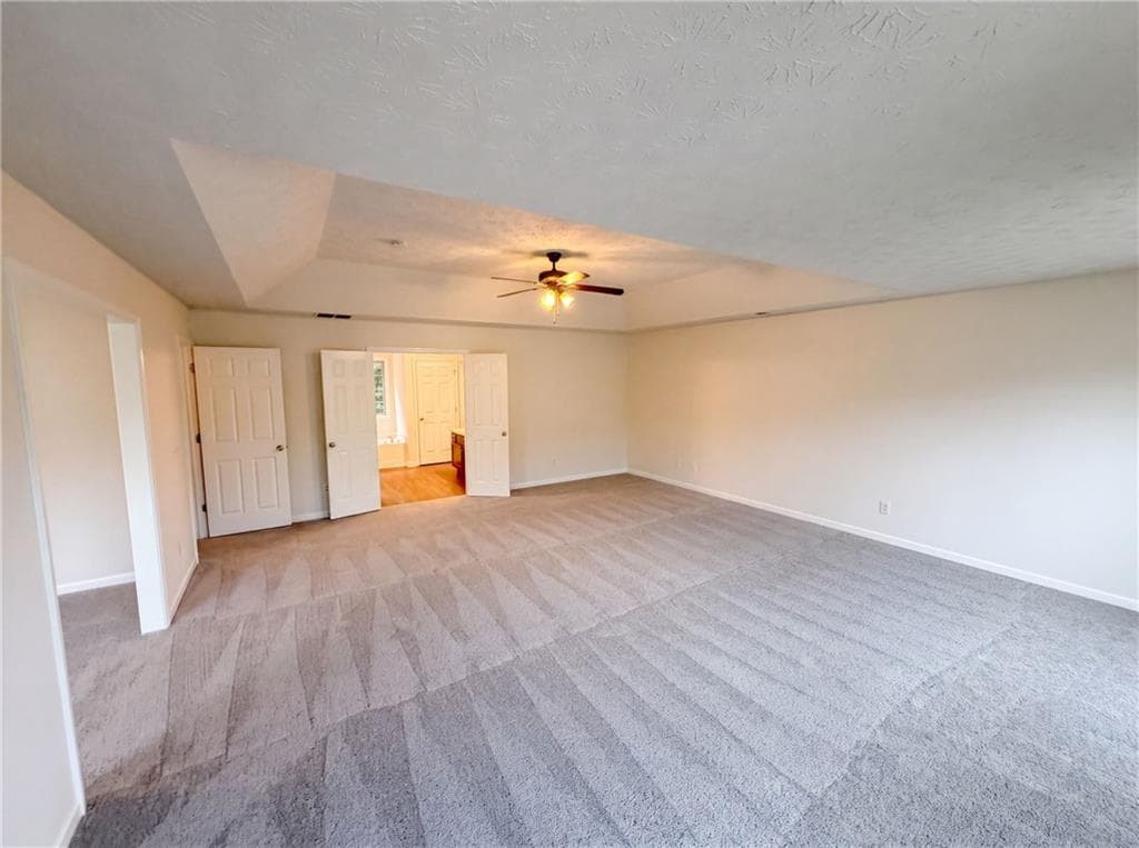 6 bedroom, 4 bathroom, 3,479 sq ft single family residence under contract at 5747 Union Pointe Drive, Union City, GA 30291 — photo 4