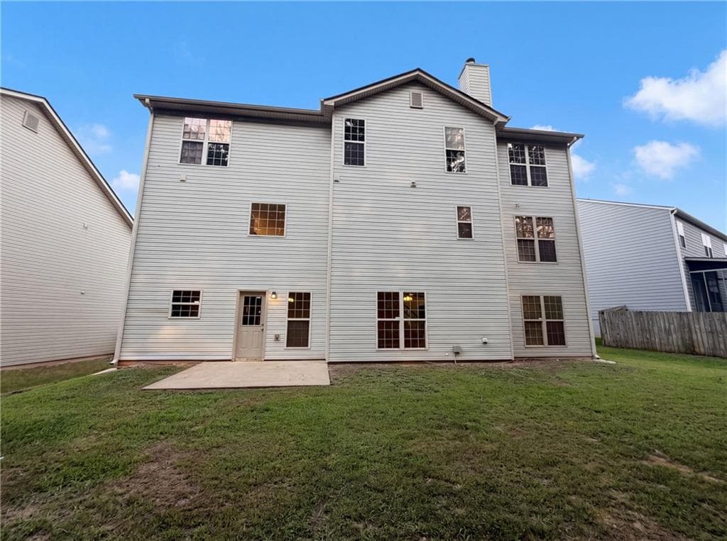 6 bedroom, 4 bathroom, 3,479 sq ft single family residence under contract at 5747 Union Pointe Drive, Union City, GA 30291 — photo 5