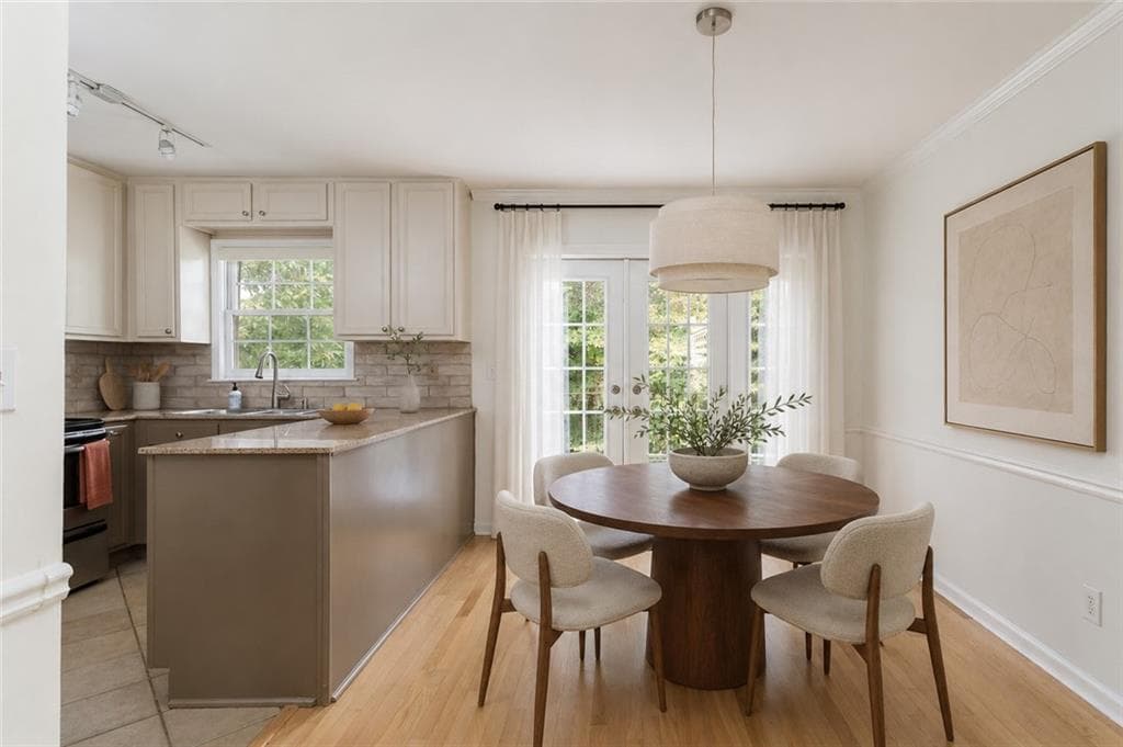 2 bedroom, 2 bathroom, 1,050 sq ft condominium for sale at 1101 Collier Road L5, Atlanta, GA 30318 — photo 5