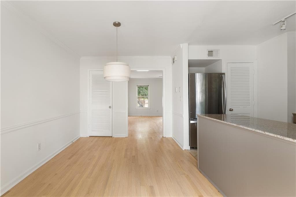 2 bedroom, 2 bathroom, 1,050 sq ft condominium for sale at 1101 Collier Road L5, Atlanta, GA 30318 — photo 6