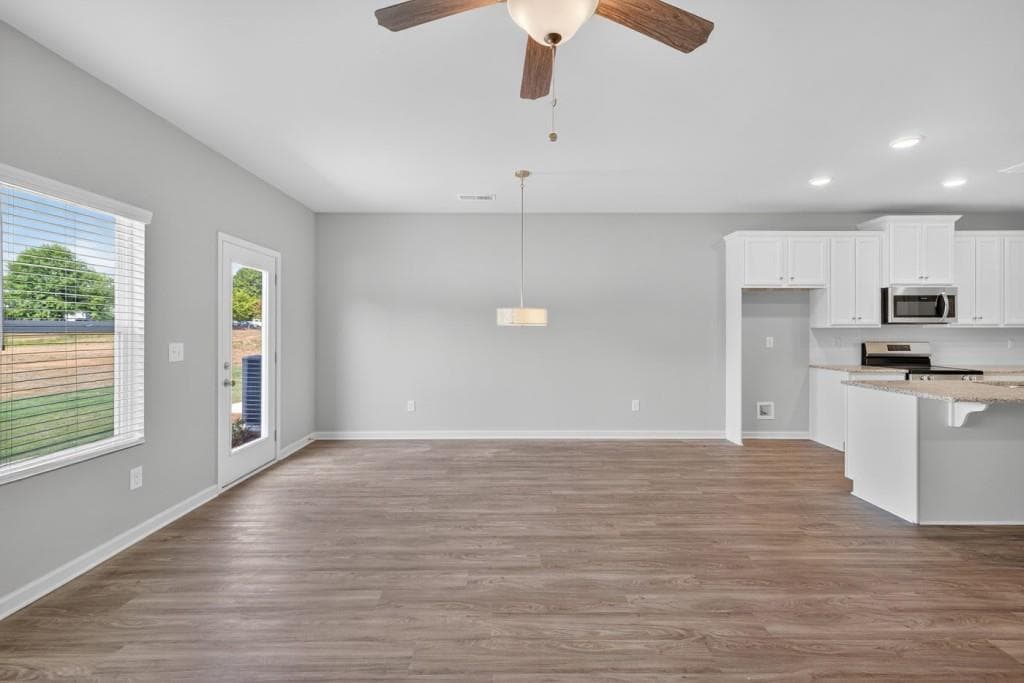 3 bedroom, 3 bathroom, 1,740 sq ft townhouse for sale at 2864 Lillian Lane, Douglasville, GA 30135 — photo 6