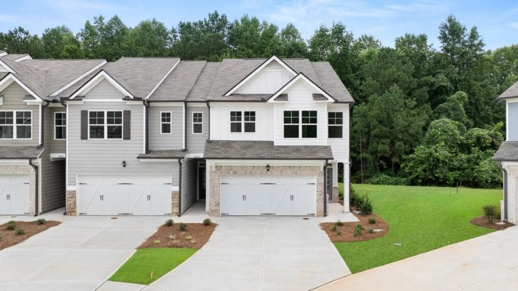 3 bedroom, 3 bathroom, 1,877 sq ft townhouse for sale at 6669 Parsons Street, Flowery Branch, GA 30542