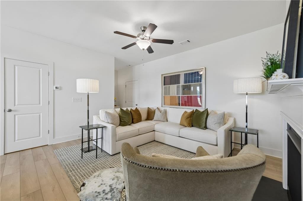 3 bedroom, 3 bathroom, 1,685 sq ft townhouse for sale at 263 Barracks Way 877, Hoschton, GA 30548 — photo 6