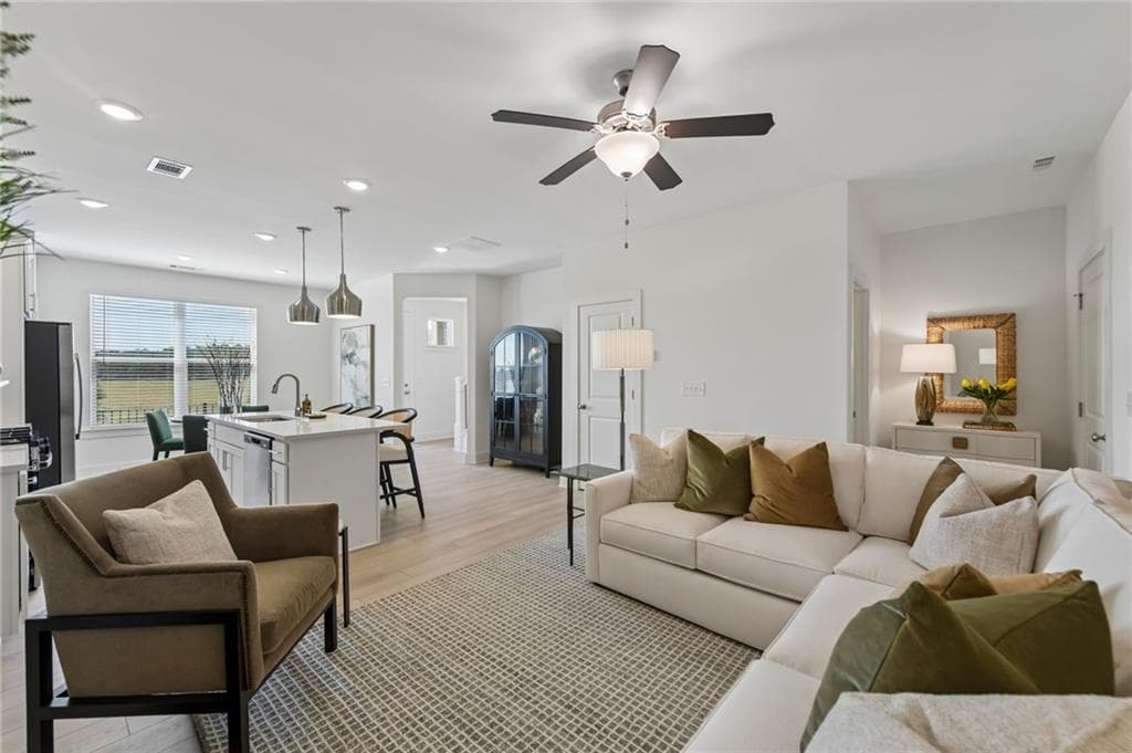 3 bedroom, 3 bathroom, 1,685 sq ft townhouse for sale at 263 Barracks Way 877, Hoschton, GA 30548 — photo 7