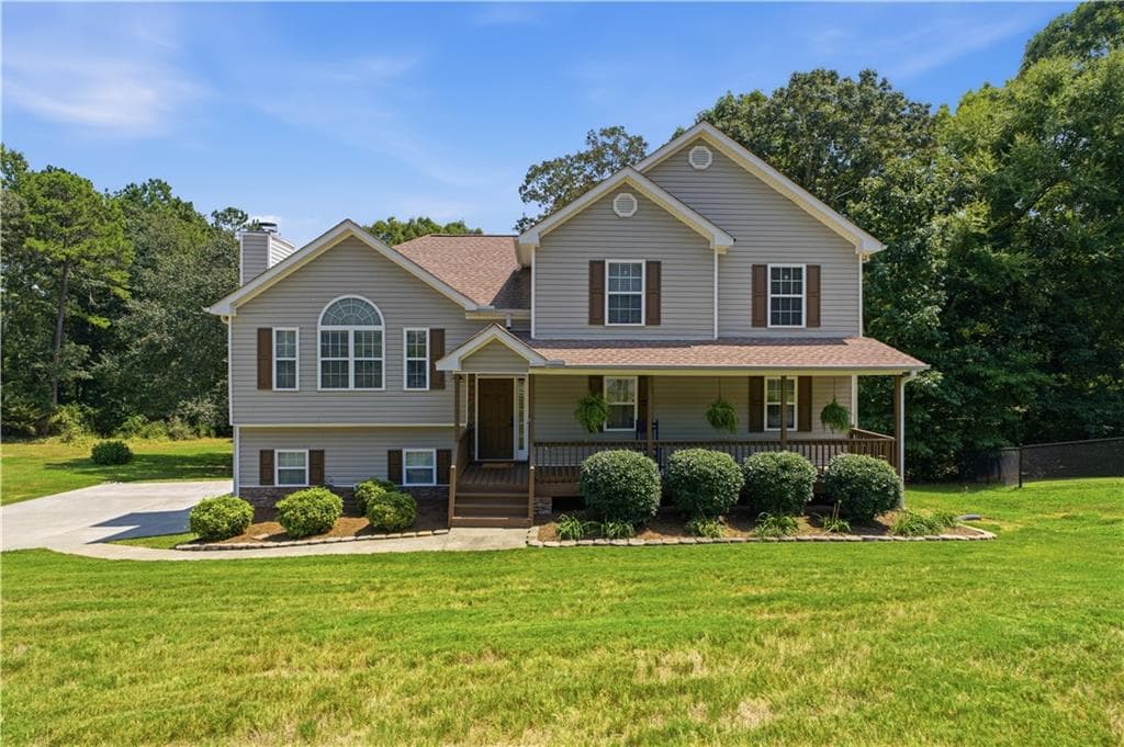 4 bedroom, 3 bathroom, 1,930 sq ft single family residence under contract at 71 Hopkins Farm Drive, Adairsville, GA 30103