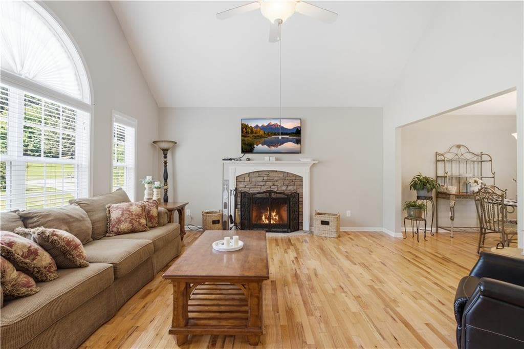 4 bedroom, 3 bathroom, 1,930 sq ft single family residence under contract at 71 Hopkins Farm Drive, Adairsville, GA 30103 — photo 4