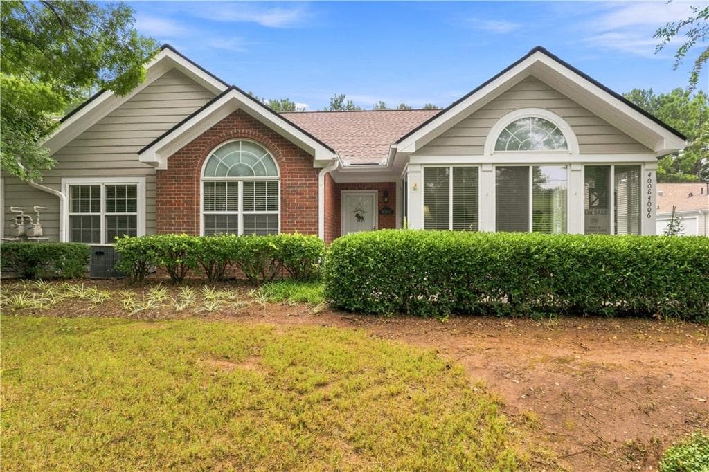 3 bedroom, 2 bathroom, 1,755 sq ft condominium for sale at 4008 Vineyards Lane 27, Kennesaw, GA 30144 — photo 1 of 37