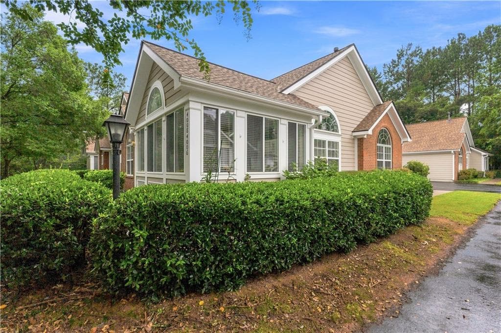3 bedroom, 2 bathroom, 1,755 sq ft condominium for sale at 4008 Vineyards Lane 27, Kennesaw, GA 30144 — photo 2