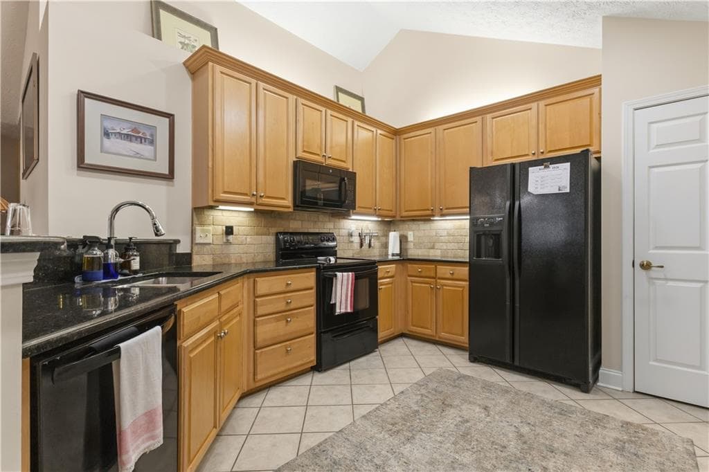 3 bedroom, 2 bathroom, 1,755 sq ft condominium for sale at 4008 Vineyards Lane 27, Kennesaw, GA 30144 — photo 9