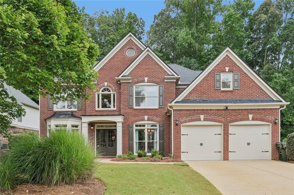 4 bedroom, 4 bathroom, 2,932 sq ft single family residence under contract at 5350 Avonshire Lane, Cumming, GA 30040 — photo 3