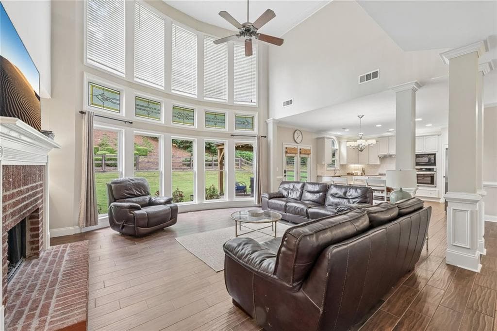 4 bedroom, 4 bathroom, 2,932 sq ft single family residence under contract at 5350 Avonshire Lane, Cumming, GA 30040 — photo 4