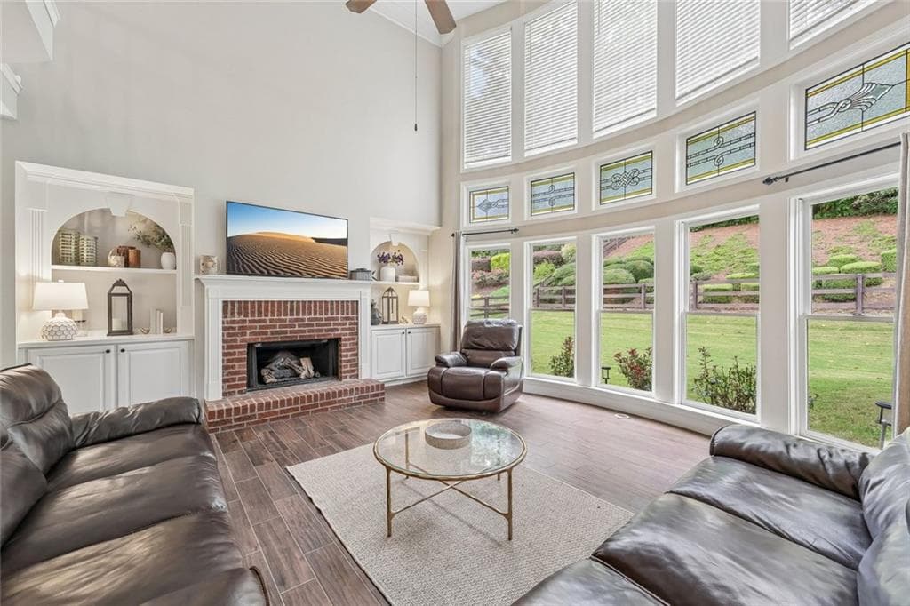 4 bedroom, 4 bathroom, 2,932 sq ft single family residence under contract at 5350 Avonshire Lane, Cumming, GA 30040 — photo 5