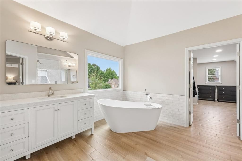 4 bedroom, 4 bathroom, 2,932 sq ft single family residence under contract at 5350 Avonshire Lane, Cumming, GA 30040 — photo 7