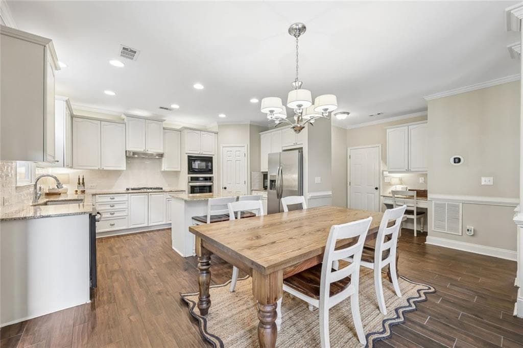 4 bedroom, 4 bathroom, 2,932 sq ft single family residence under contract at 5350 Avonshire Lane, Cumming, GA 30040 — photo 8