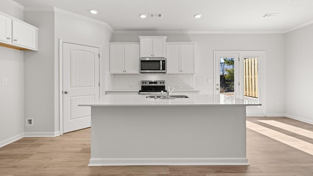 3 bedroom, 3 bathroom, 1,877 sq ft townhouse for sale at 6649 Parsons Street, Flowery Branch, GA 30542 — photo 5