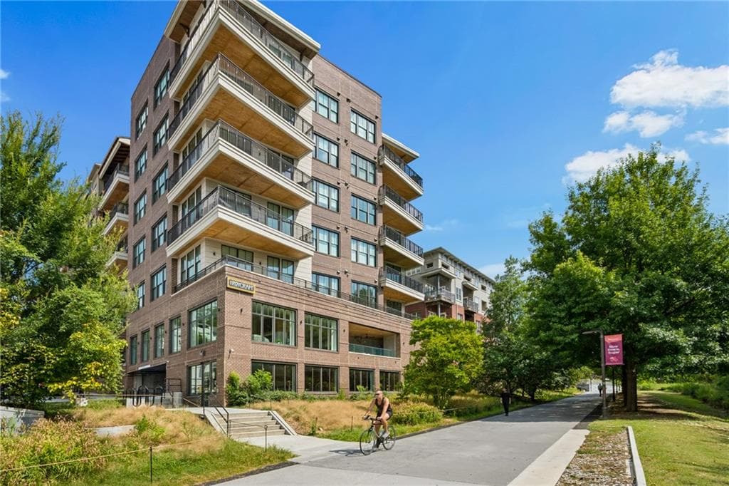 3 bedroom, 3 bathroom, 1,712 sq ft condominium for sale at 675 Drewry Street 402, Atlanta, GA 30306 — photo 2
