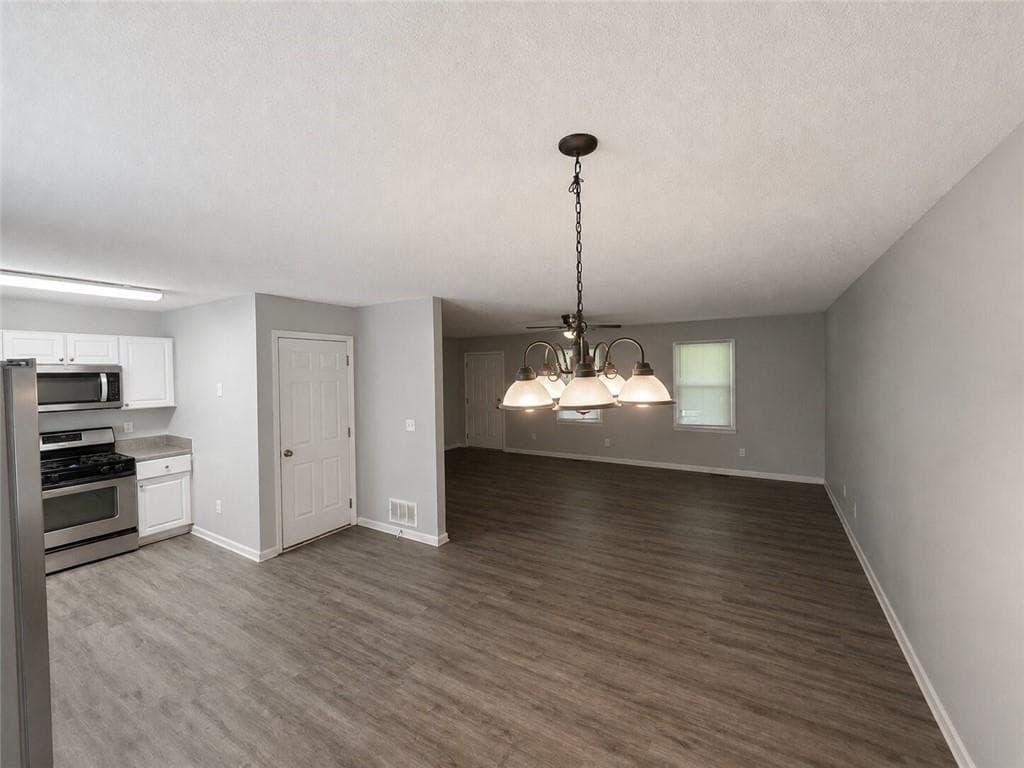 3 bedroom, 2 bathroom, 1,288 sq ft single family residence for sale at 17 Winchester Drive, Euharlee, GA 30145 — photo 8