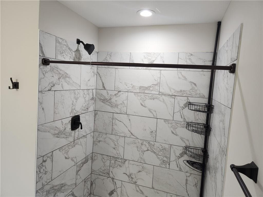 3 bedroom, 2 bathroom single family residence for rent at 2465 Oak Grove Road, Dahlonega, GA 30533 for $2,200 a month — photo 8