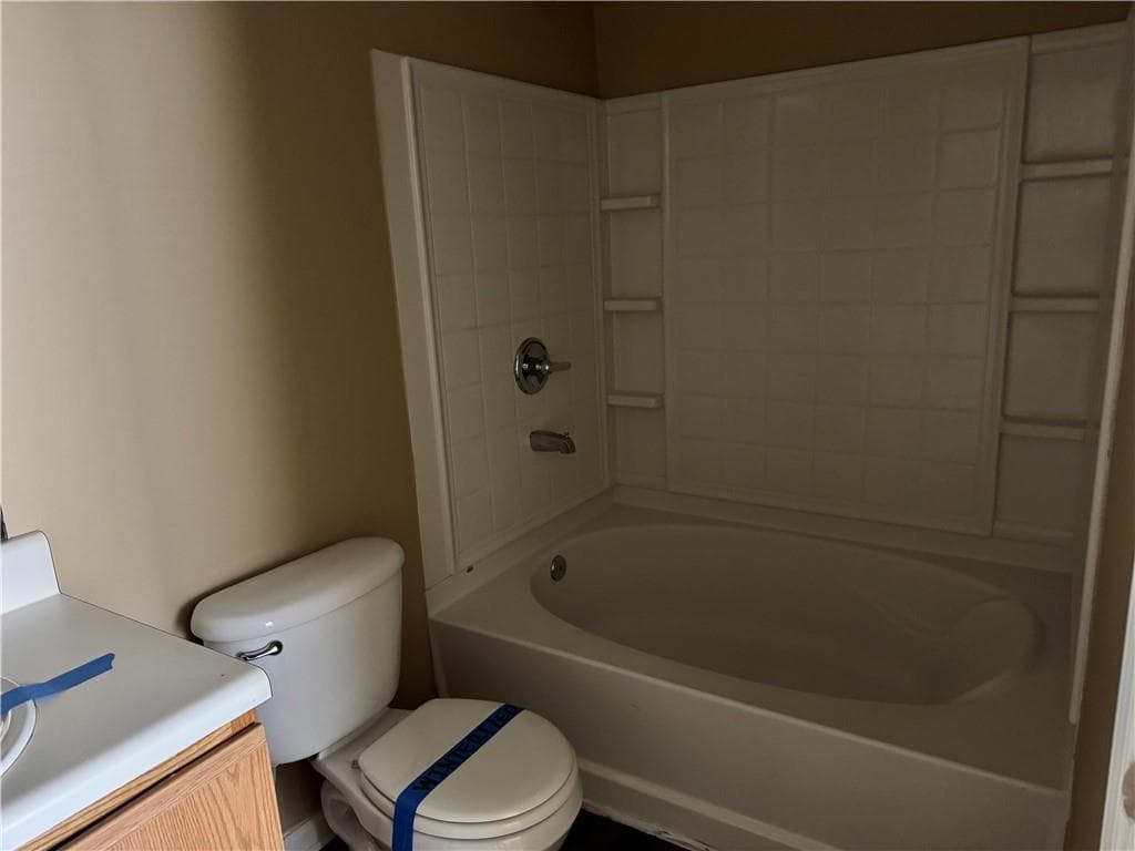 3 bedroom, 2 bathroom, 1,292 sq ft condominium for sale at 3203 Fairington Ridge Circle, Lithonia, GA 30038 — photo 6