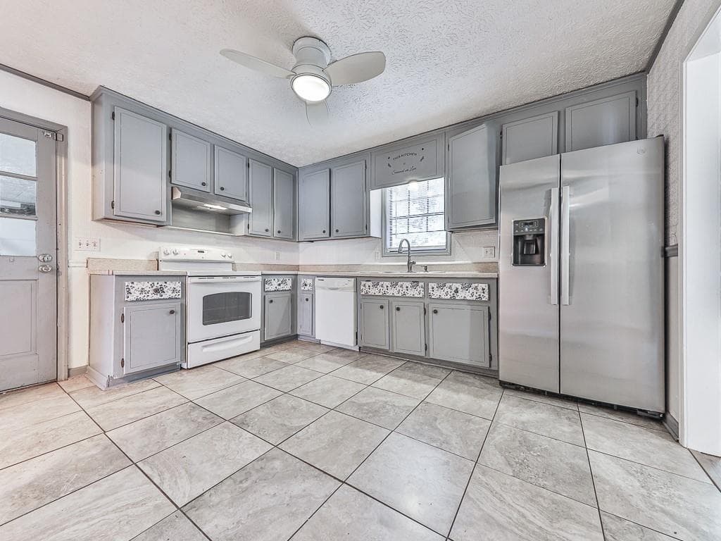 3 bedroom, 2 bathroom, 1,416 sq ft single family residence for rent at 427 Way Bridge Court, Kennesaw, GA 30144 for $2,000 a month — photo 9