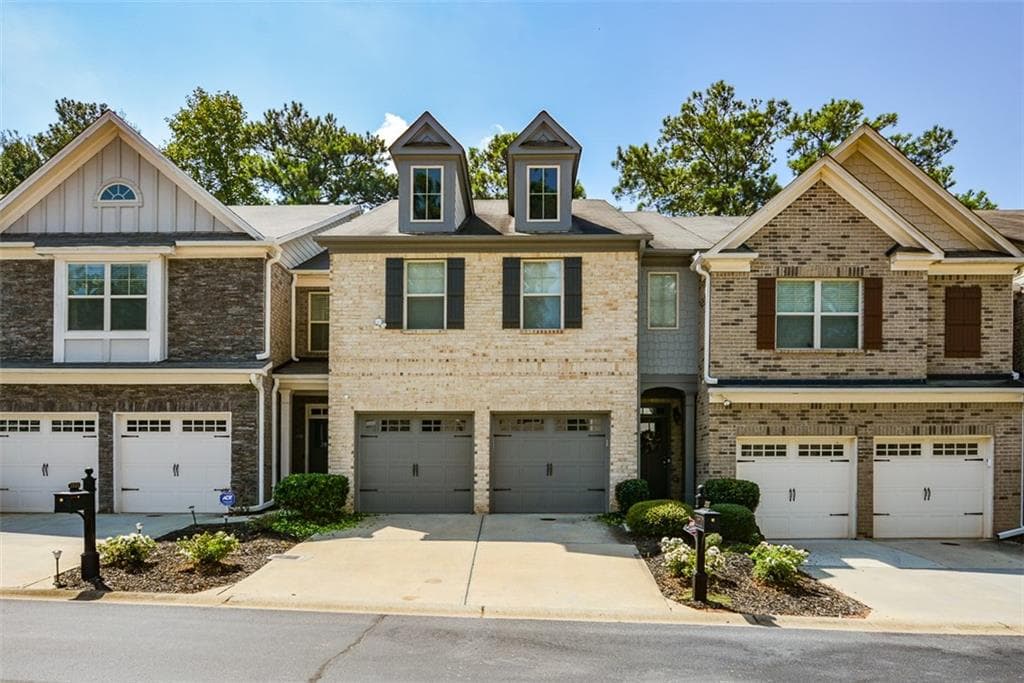 3 bedroom, 3 bathroom, 2,125 sq ft townhouse under contract at 2018 Brightleaf Way 98, Marietta, GA 30060