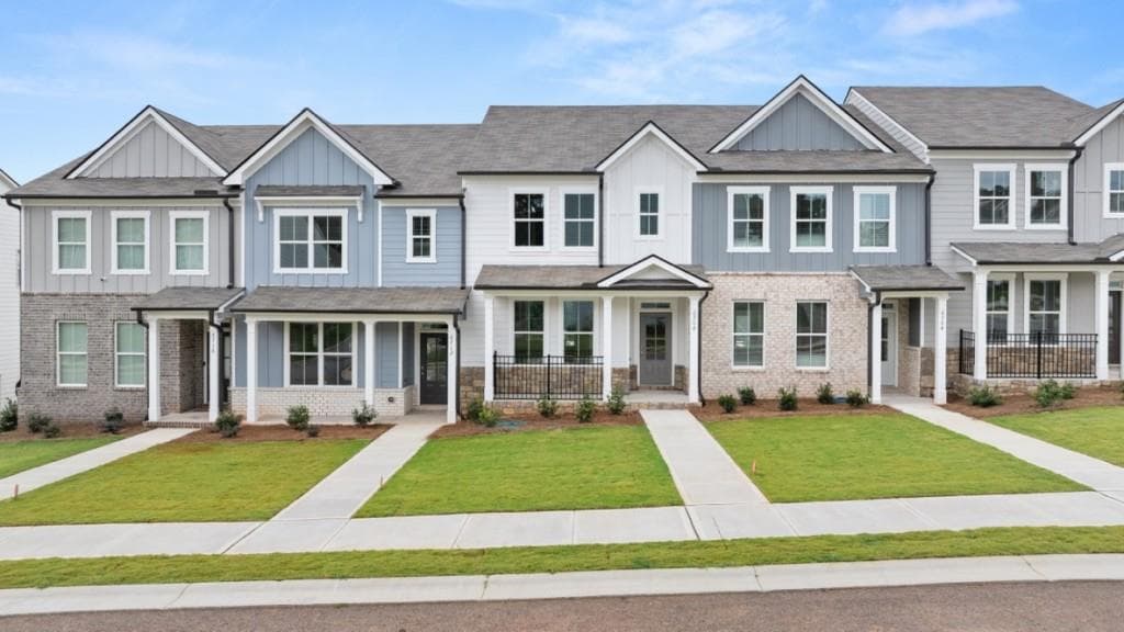 3 bedroom, 3 bathroom, 1,638 sq ft townhouse under contract at 6708 Leigh Street, Flowery Branch, GA 30542