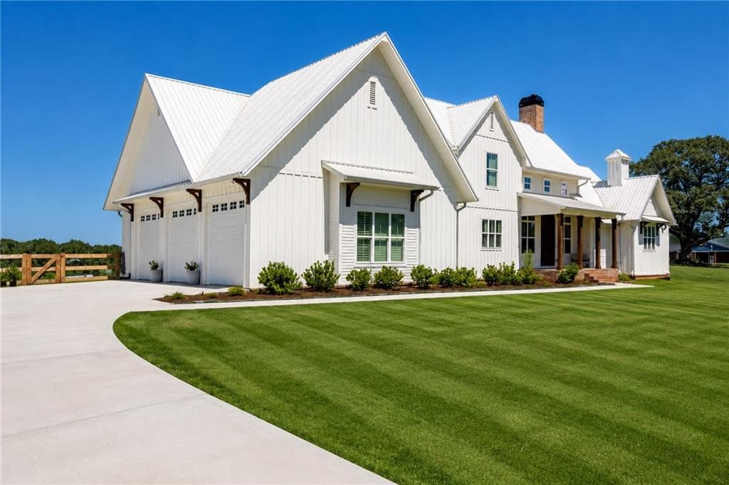 4 bedroom, 5 bathroom, 5,937 sq ft single family residence for sale at 3200 Shady Grove Rd, Carrollton, GA 30116 — photo 3