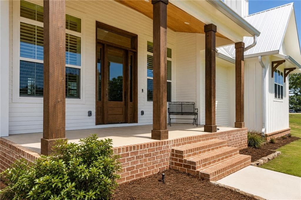 4 bedroom, 5 bathroom, 5,937 sq ft single family residence for sale at 3200 Shady Grove Rd, Carrollton, GA 30116 — photo 4