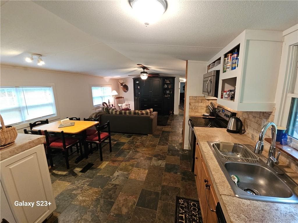 3 bedroom, 2 bathroom single family residence for sale at 1371 Bairdstown Road, Union Point, GA 30669 — photo 5