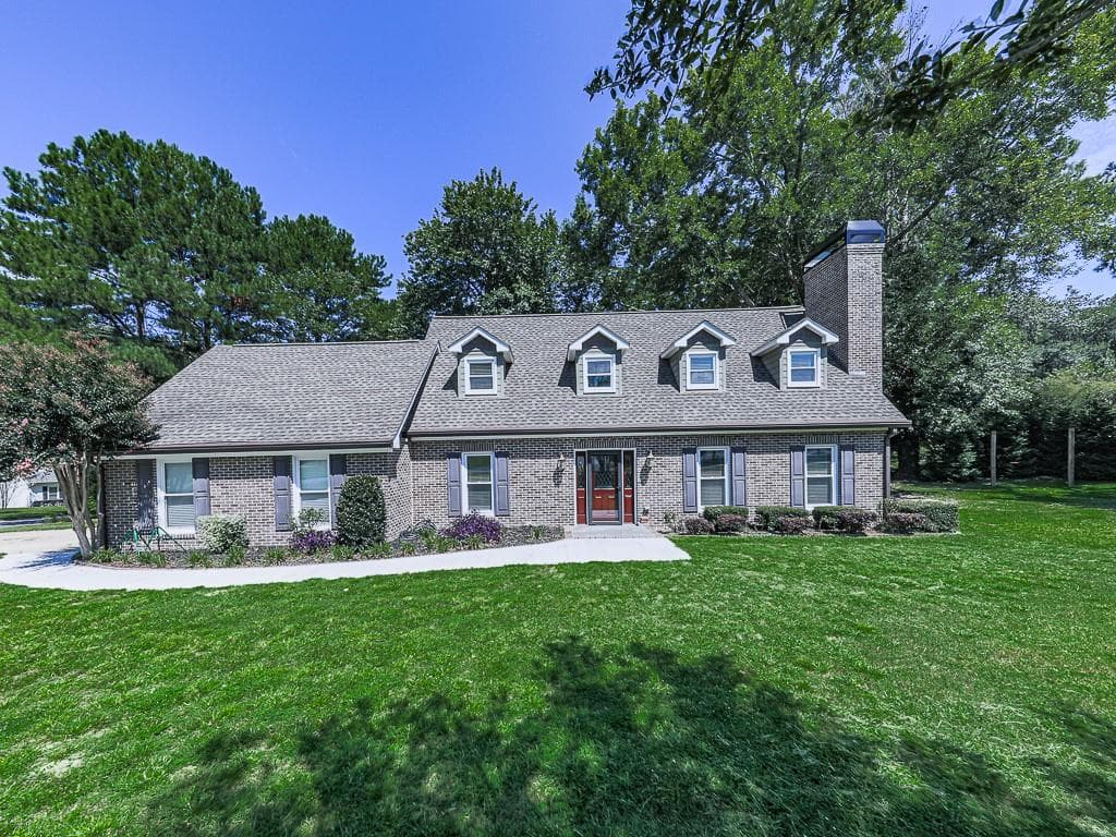 3 bedroom, 2 bathroom, 2,007 sq ft single family residence for rent at 2200 Heritage Trace View, Marietta, GA 30062 for $3,200 a month