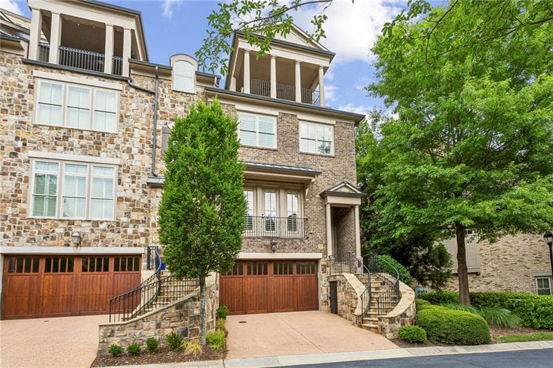 4 bedroom, 5 bathroom, 3,877 sq ft townhouse for sale at 2775 Paces Lookout Lane, Atlanta, GA 30339