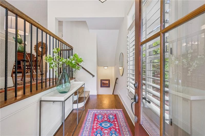 4 bedroom, 5 bathroom, 3,877 sq ft townhouse for sale at 2775 Paces Lookout Lane, Atlanta, GA 30339 — photo 3