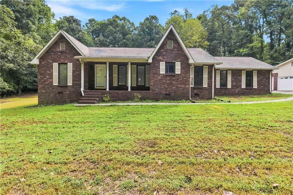 3 bedroom, 3 bathroom, 1,864 sq ft single family residence for sale at 760 Pine Needle Road, Hampton, GA 30228