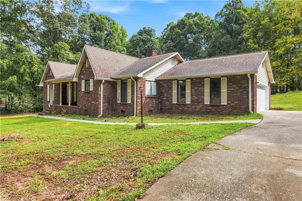 3 bedroom, 3 bathroom, 1,864 sq ft single family residence for sale at 760 Pine Needle Road, Hampton, GA 30228 — photo 2