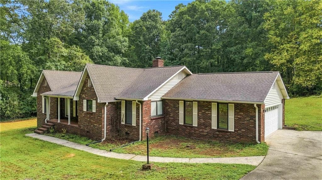 3 bedroom, 3 bathroom, 1,864 sq ft single family residence for sale at 760 Pine Needle Road, Hampton, GA 30228 — photo 4