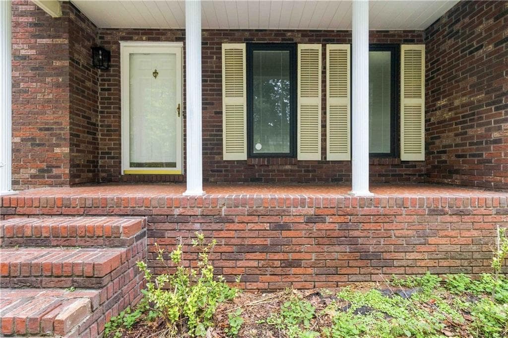 3 bedroom, 3 bathroom, 1,864 sq ft single family residence for sale at 760 Pine Needle Road, Hampton, GA 30228 — photo 5