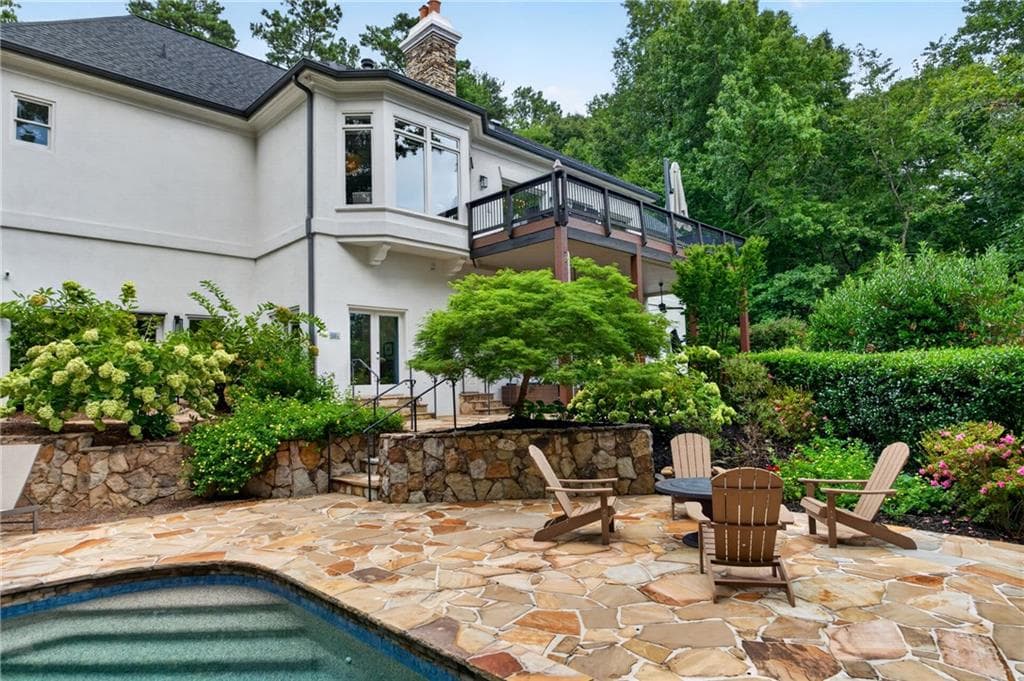 5 bedroom, 6 bathroom, 5,960 sq ft single family residence under contract at 950 Tiverton Lane, Johns Creek, GA 30022 — photo 4