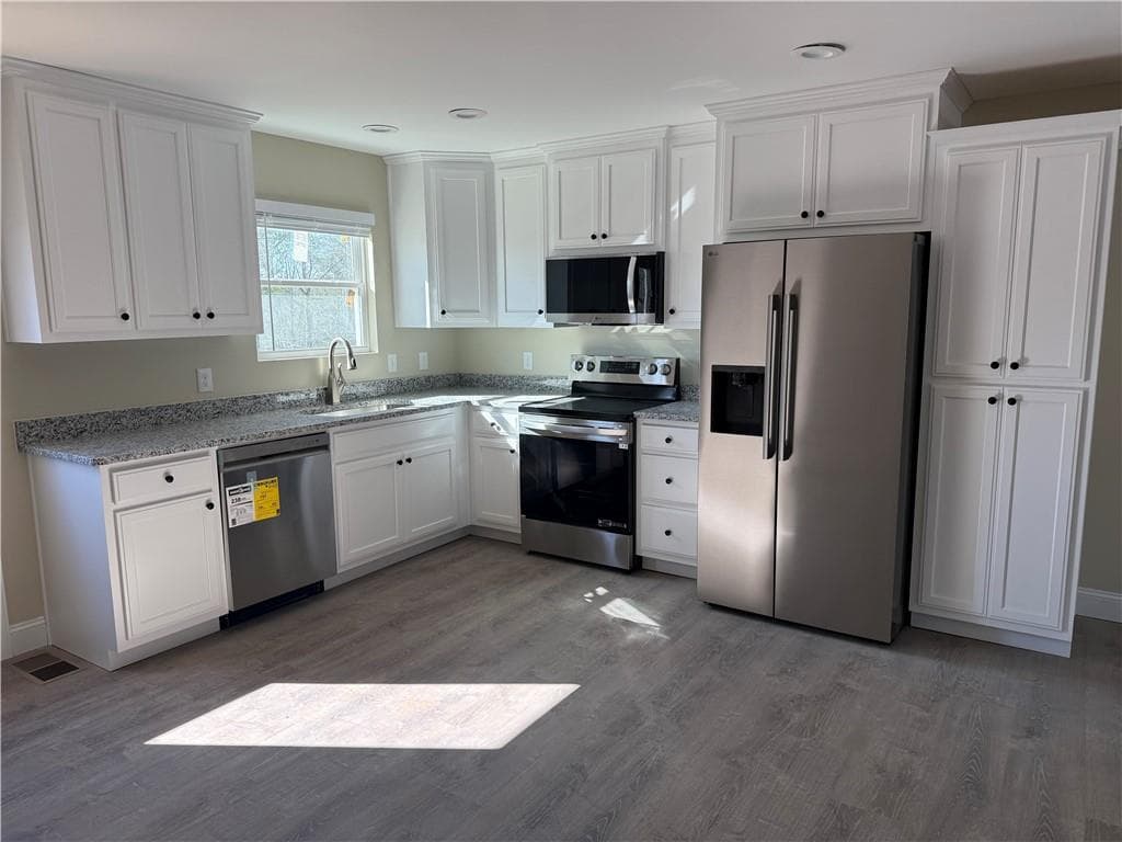 3 bedroom, 3 bathroom single family residence for rent at 395 Grand Oak Lane, Dahlonega, GA 30533 for $2,300 a month — photo 2