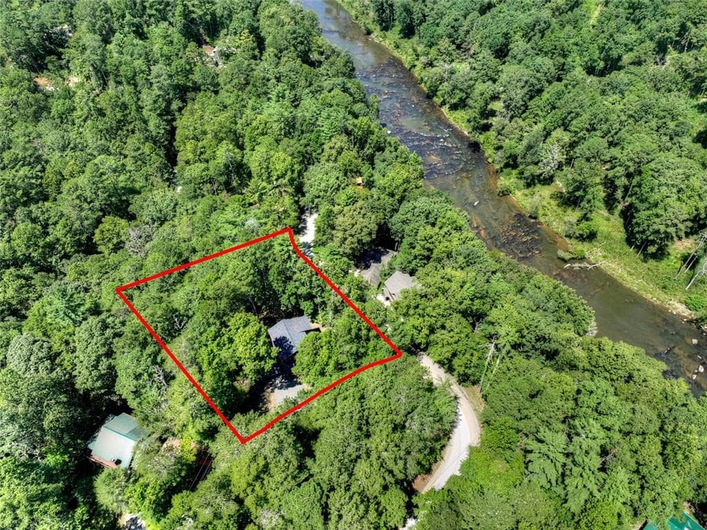3 bedroom, 3 bathroom, 3,024 sq ft single family residence for sale at 22 Kings Court, Ellijay, GA 30540 — photo 4