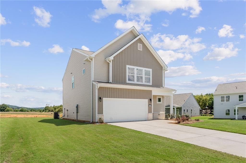 4 bedroom, 3 bathroom, 1,670 sq ft single family residence for sale at 512 Township Avenue, Rockmart, GA 30153 — photo 3