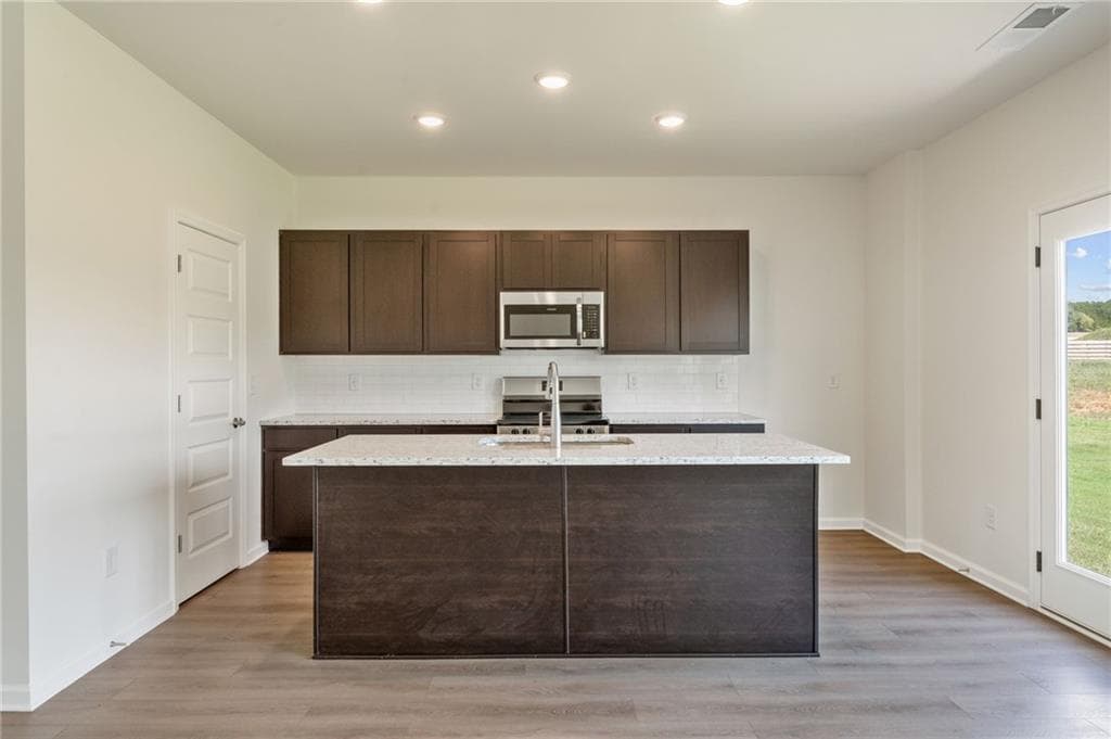 4 bedroom, 3 bathroom, 1,670 sq ft single family residence for sale at 512 Township Avenue, Rockmart, GA 30153 — photo 7