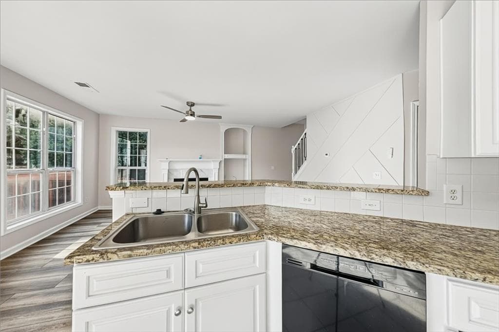 3 bedroom, 3 bathroom, 2,061 sq ft single family residence for sale at 3514 Palisade Cove, Duluth, GA 30096 — photo 5