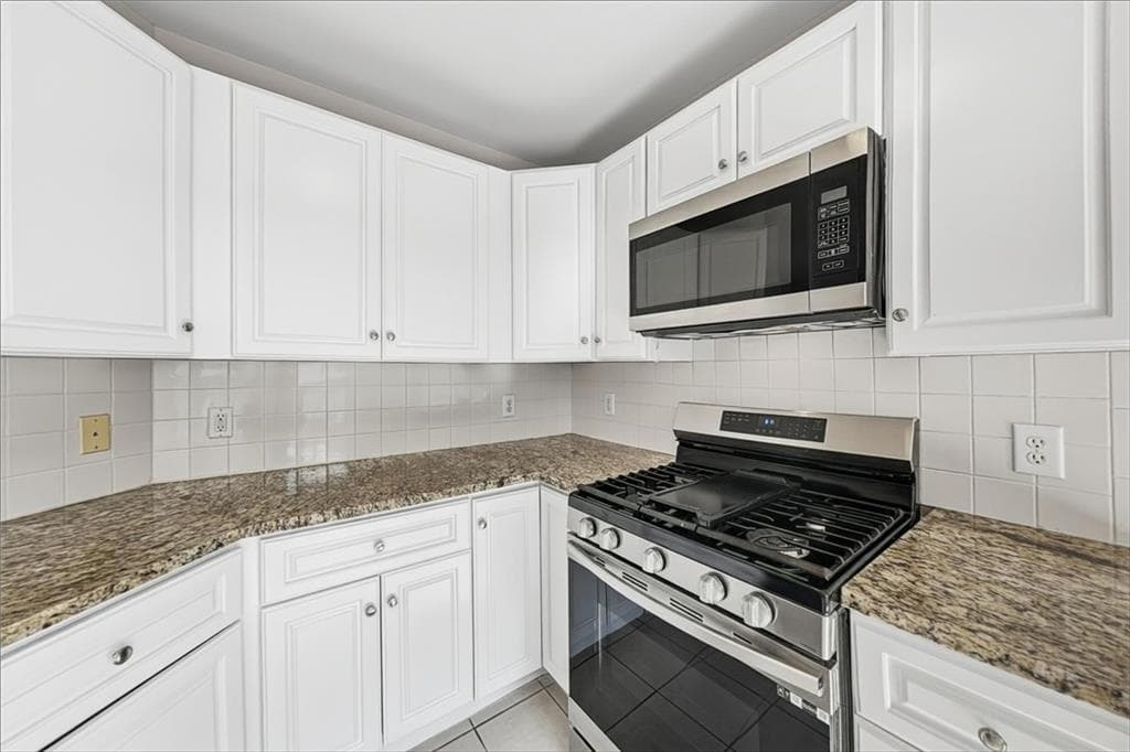 3 bedroom, 3 bathroom, 2,061 sq ft single family residence for sale at 3514 Palisade Cove, Duluth, GA 30096 — photo 6