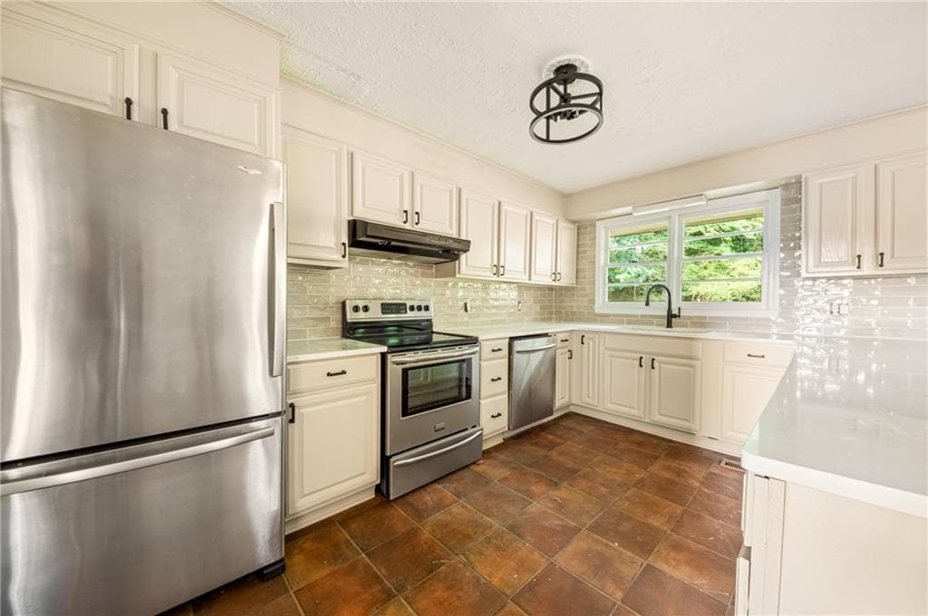 3 bedroom, 2 bathroom, 1,558 sq ft single family residence for sale at 1775 Jett Roberts Road, Jefferson, GA 30549 — photo 7