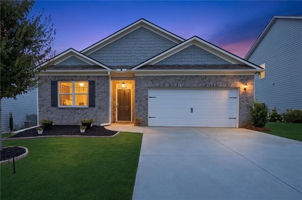 4 bedroom, 2 bathroom, 1,924 sq ft single family residence under contract at 450 Starbuck Parkway, Pendergrass, GA 30567