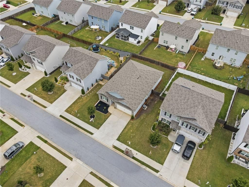 4 bedroom, 2 bathroom, 1,924 sq ft single family residence under contract at 450 Starbuck Parkway, Pendergrass, GA 30567 — photo 5