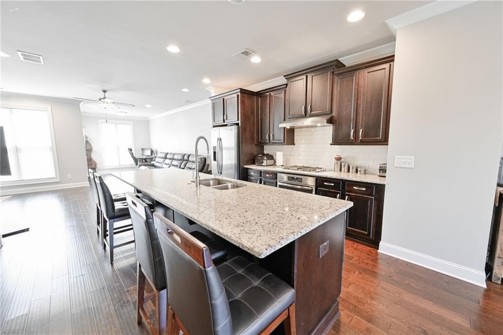3 bedroom, 4 bathroom, 2,200 sq ft townhouse for sale at 2177 Parkside Glen View, Duluth, GA 30097 — photo 3