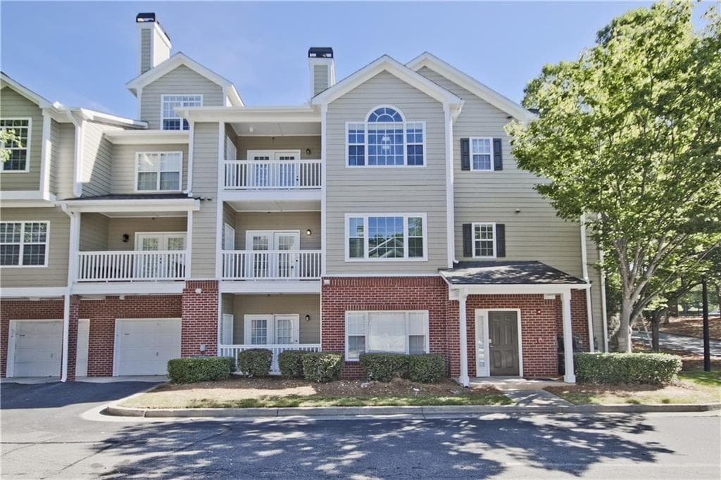 2 bedroom, 2 bathroom, 1,158 sq ft condominium for rent at 8102 WOODLAND Lane 8102, Alpharetta, GA 30009 for $2,000 a month