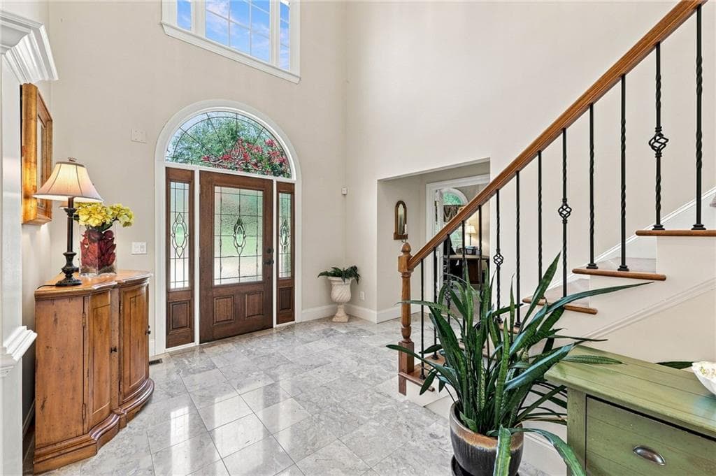 5 bedroom, 5 bathroom, 6,116 sq ft single family residence for sale at 5359 Point South Drive, Gainesville, GA 30504 — photo 10